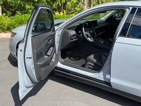 Certified 2023 Honda Accord Touring image 8