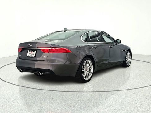 Used 2017 Jaguar XF Prestige AWD/4WD image 7