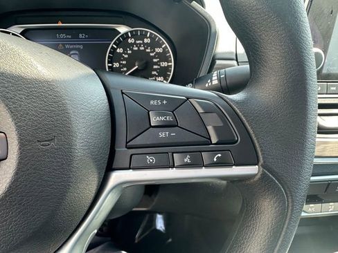 Used 2025 Nissan Altima 2.5 SV FWD image 14
