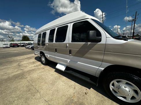 Used 2004 Ford E-250 and Econoline 250 Extended RWD image 70