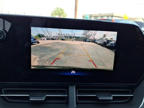 Used 2025 Chevrolet Trax LT w/ LT Convenience Package FWD image 35