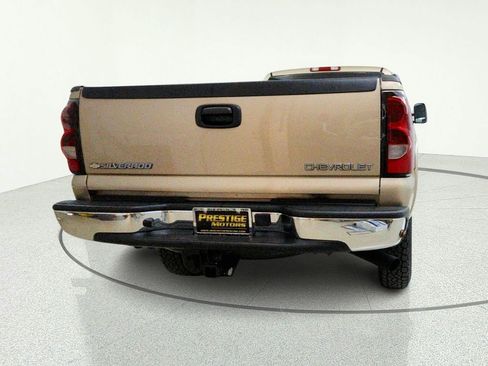 Used 2004 Chevrolet Silverado 2500 LS AWD/4WD image 7