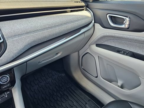 Used 2023 Jeep Compass Latitude w/ Convenience Group image 27