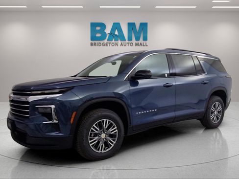 New 2026 Chevrolet Traverse LT w/ Driver Confidence Package image 3