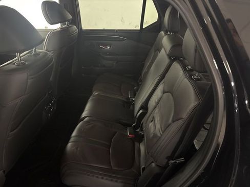 Used 2025 Honda Pilot Black Edition image 25