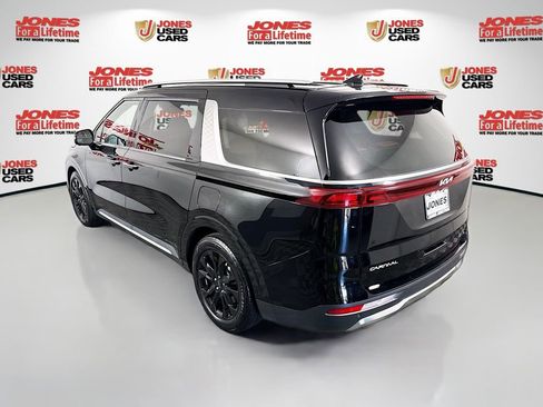 Used 2024 Kia Carnival SX FWD image 2