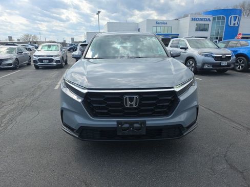Used 2024 Honda CR-V LX image 2