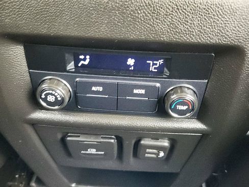 Used 2021 Chevrolet Traverse RS FWD image 37