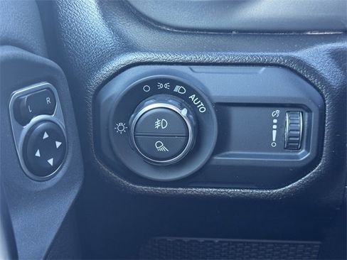 Certified 2023 Jeep Gladiator Overland image 23