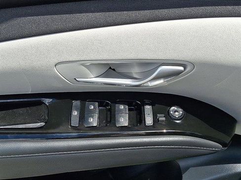 Certified 2024 Hyundai Tucson Limited AWD/4WD image 10