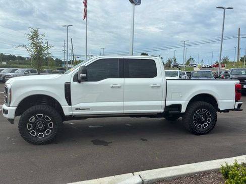 Used 2025 Ford F250 Platinum AWD/4WD image 4