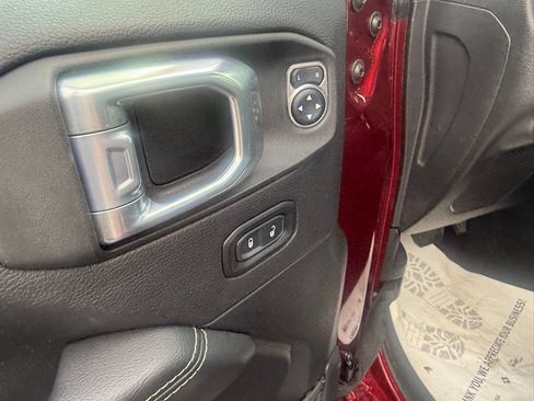 Used 2021 Jeep Wrangler Unlimited Sahara w/ Cold Weather Group AWD/4WD image 16