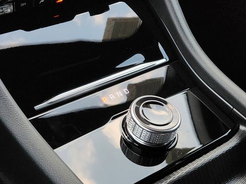 New 2025 Jeep Grand Cherokee Laredo image 8