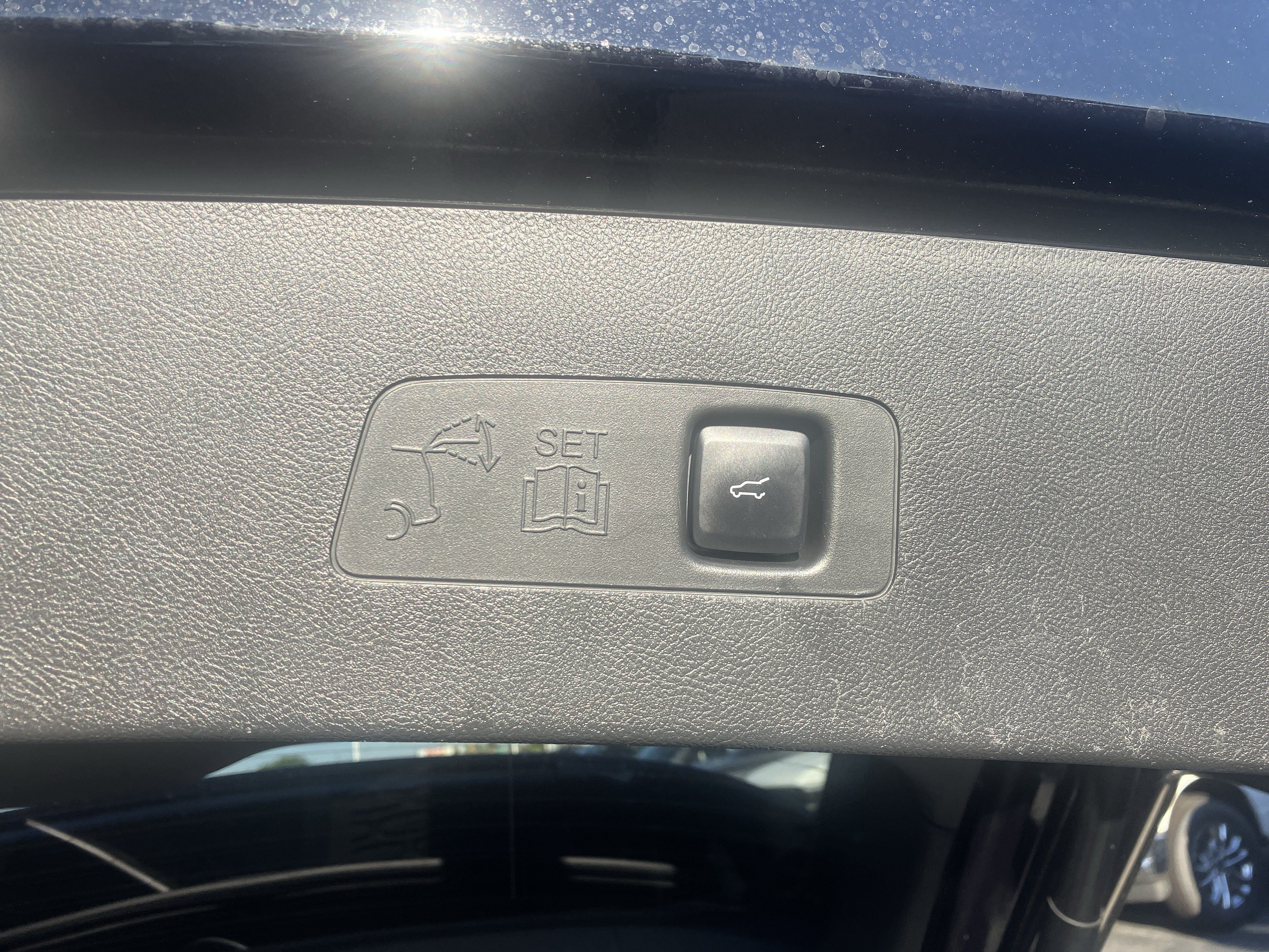 Used 2022 Lincoln Corsair AWD w/ Premium Package image 13