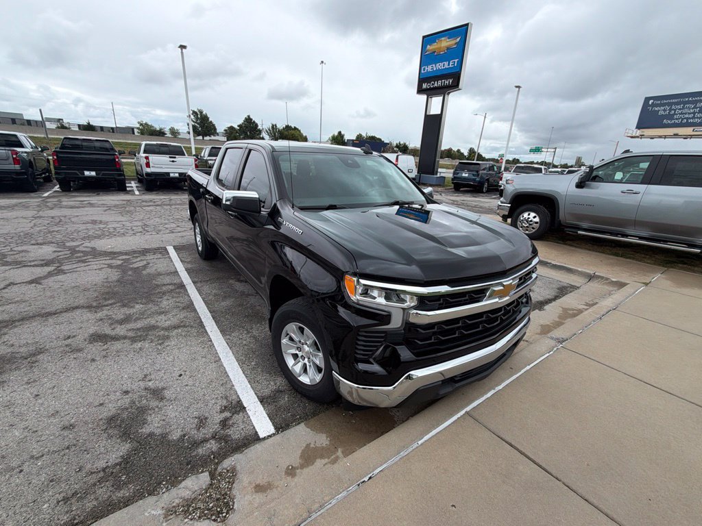 Used 2024 Chevrolet Silverado 1500 LT w/ Protection Package RWD image 4