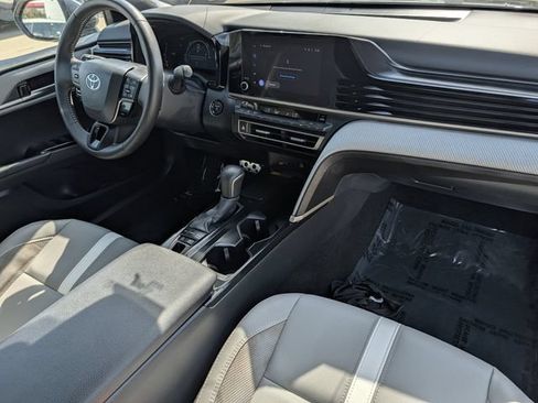 Used 2025 Toyota Camry SE w/ Convenience Package FWD image 31