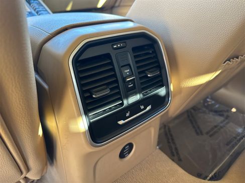 Used 2017 Porsche Macan S w/ Dark Walnut Interior Package image 20