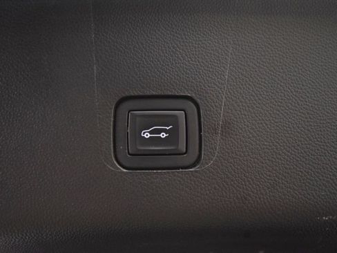 Used 2021 Chevrolet Traverse High Country w/ LPO, Floor Liner Package FWD image 43