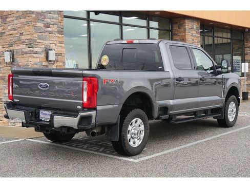 Used 2023 Ford F250 XLT w/ FX4 Off-Road Package image 3
