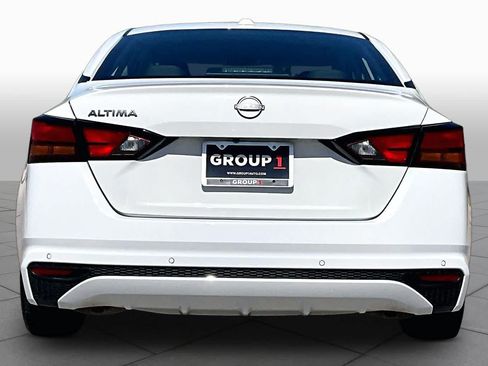 Used 2025 Nissan Altima 2.5 SV FWD image 5