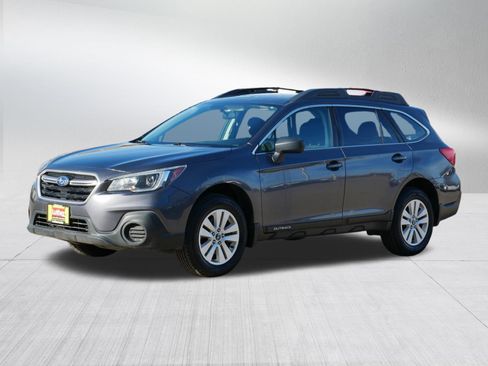 Used 2018 Subaru Outback 2.5i image 3