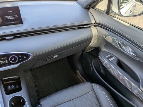 Used 2025 Genesis GV70 3.5T Sport w/ Sport Advanced Package AWD/4WD image 19
