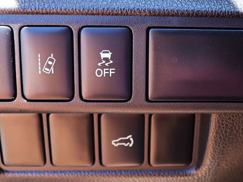 Used 2024 Mitsubishi Eclipse Cross SEL AWD/4WD image 42