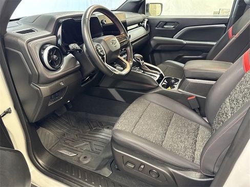 Used 2024 Chevrolet Colorado Z71 w/ Z71 Convenience Package 2 image 12