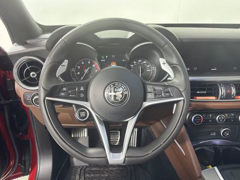 Used 2018 Alfa Romeo Stelvio Ti Sport AWD/4WD image 16