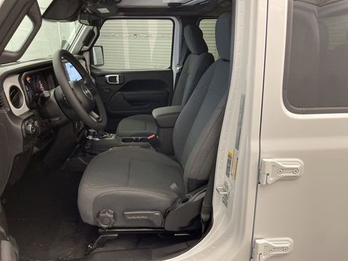 New 2026 Jeep Gladiator Sport image 14