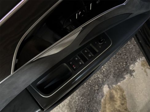 Used 2020 Audi A8 L 4.0T w/ Executive Package image 15