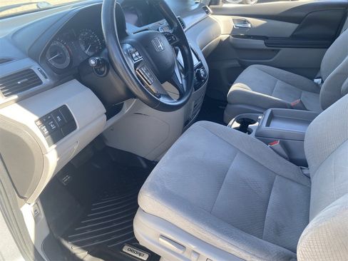 Used 2016 Honda Odyssey SE image 19