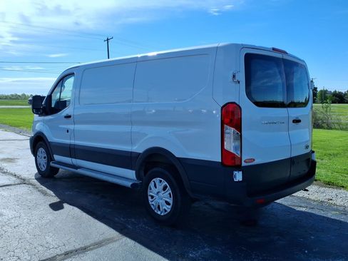 Used 2023 Ford Transit 250 Low Roof w/ Exterior Upgrade Package RWD image 4