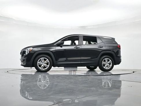 Used 2022 GMC Terrain SLE image 35