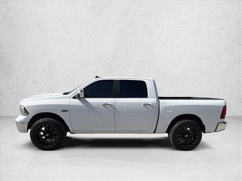 Used 2017 RAM 1500 Lone Star RWD image 2