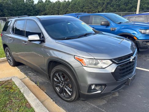 Used 2020 Chevrolet Traverse RS FWD image 2