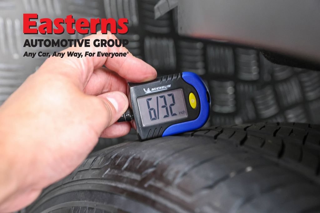 Used 2023 Nissan Pathfinder S AWD/4WD image 29