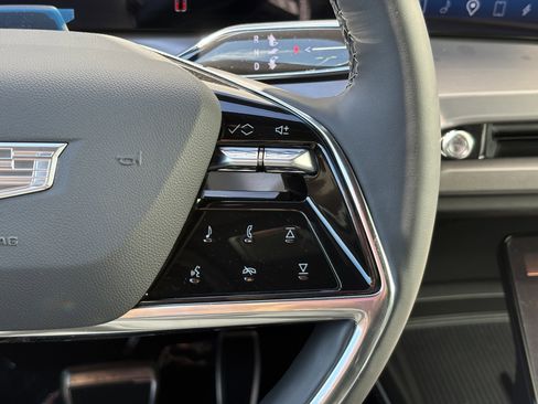 New 2026 Cadillac Vistiq Luxury w/ LPO, Floor Liner Package image 21