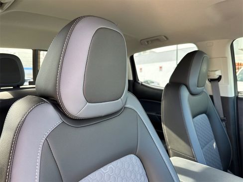 Used 2022 Chevrolet Colorado Z71 image 16