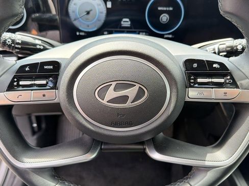 Used 2025 Hyundai Elantra SEL FWD image 15