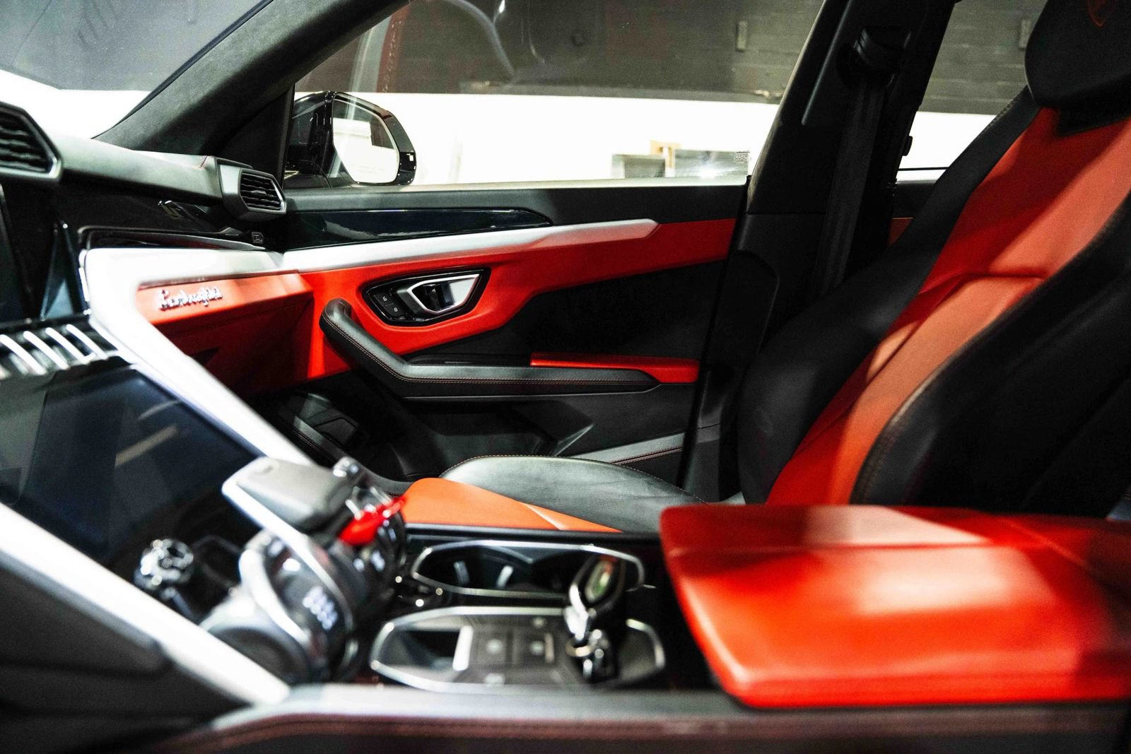 Used 2022 Lamborghini Urus AWD/4WD image 41
