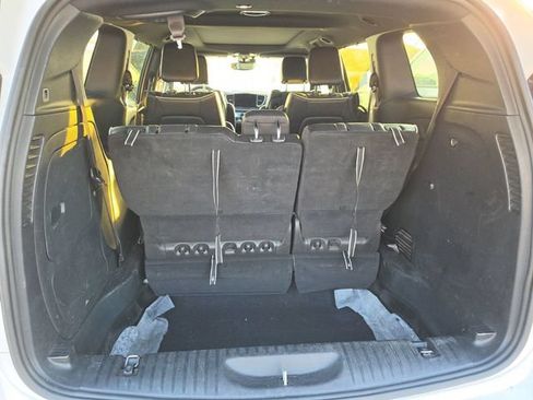 Used 2022 Chrysler Pacifica Limited w/ Uconnect Theater Family Group FWD image 13