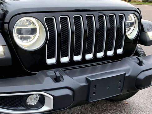 Used 2021 Jeep Wrangler Unlimited Sahara w/ LED Lighting Group image 27