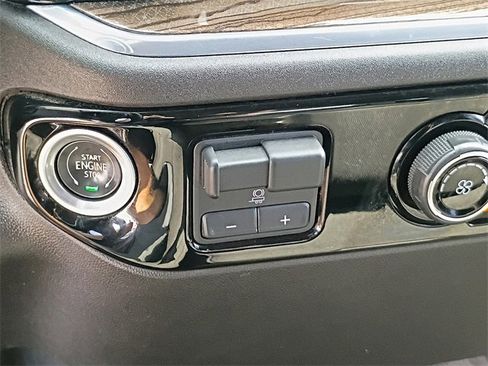 Certified 2024 Chevrolet Silverado 2500 LT image 23