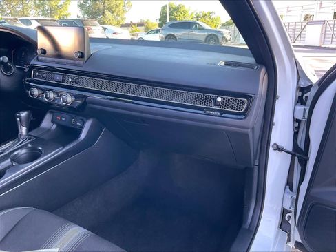 Used 2023 Honda Civic Sport image 17