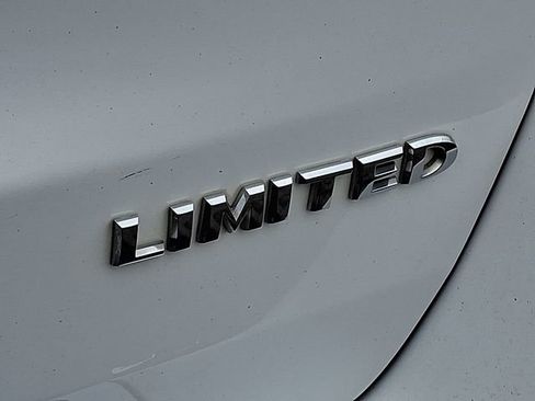 Used 2016 Jeep Grand Cherokee Limited image 24