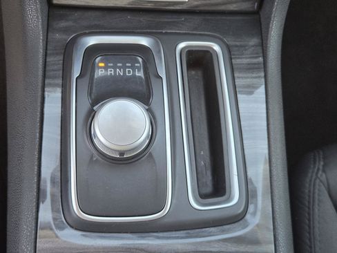 Used 2021 Chrysler 300 Touring w/ Sport Appearance Package RWD image 13