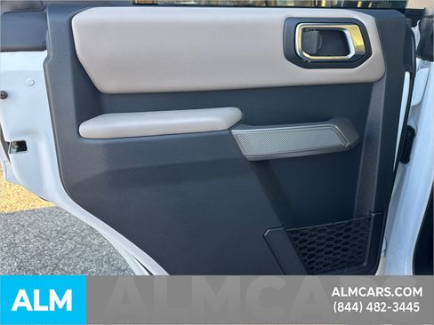 Used 2023 Ford Bronco Wildtrak image 27