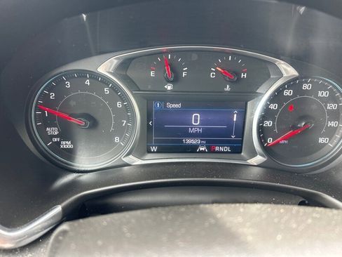 Used 2021 Chevrolet Equinox LT w/ Driver Convenience Package image 16