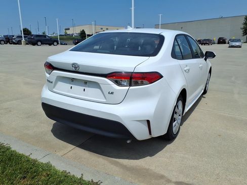 Used 2024 Toyota Corolla LE FWD image 4
